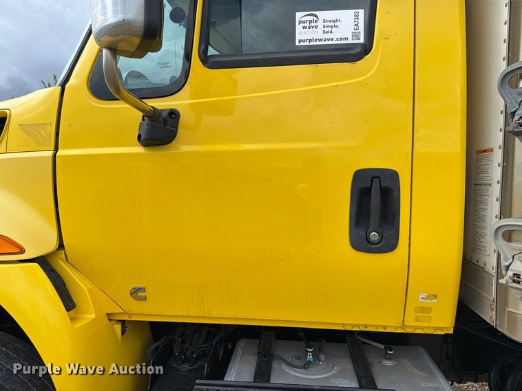 image for item EA7383 2019 International DuraStar 4300 refrigerated truck
