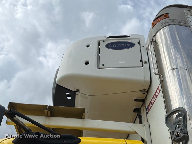 image for item EA7383 2019 International DuraStar 4300 refrigerated truck