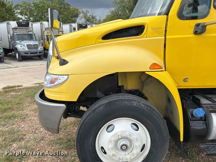 image for item EA7383 2019 International DuraStar 4300 refrigerated truck