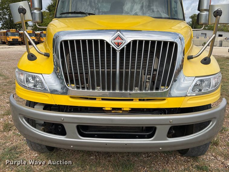 image for item EA7383 2019 International DuraStar 4300 refrigerated truck