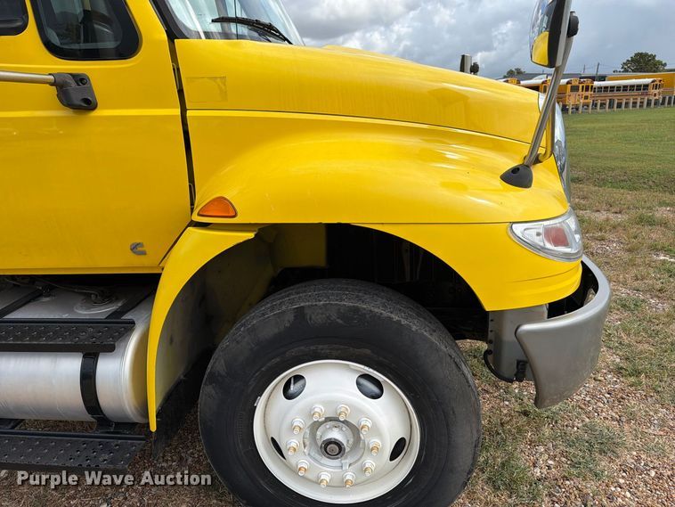 image for item EA7383 2019 International DuraStar 4300 refrigerated truck