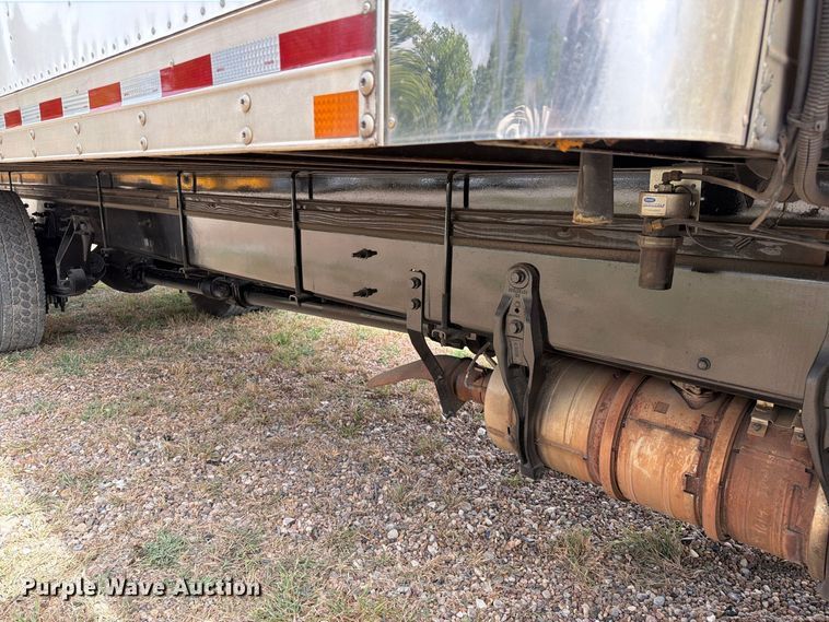 image for item EA7383 2019 International DuraStar 4300 refrigerated truck