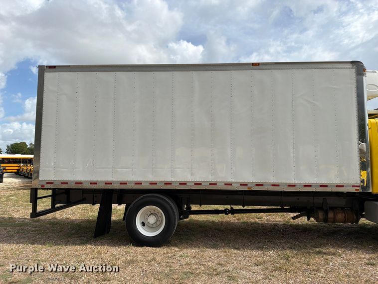 image for item EA7383 2019 International DuraStar 4300 refrigerated truck