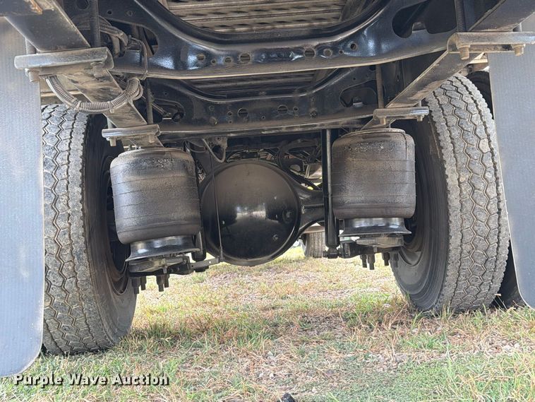 image for item EA7383 2019 International DuraStar 4300 refrigerated truck