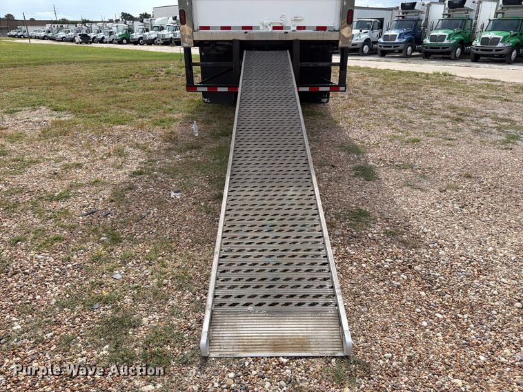 image for item EA7383 2019 International DuraStar 4300 refrigerated truck