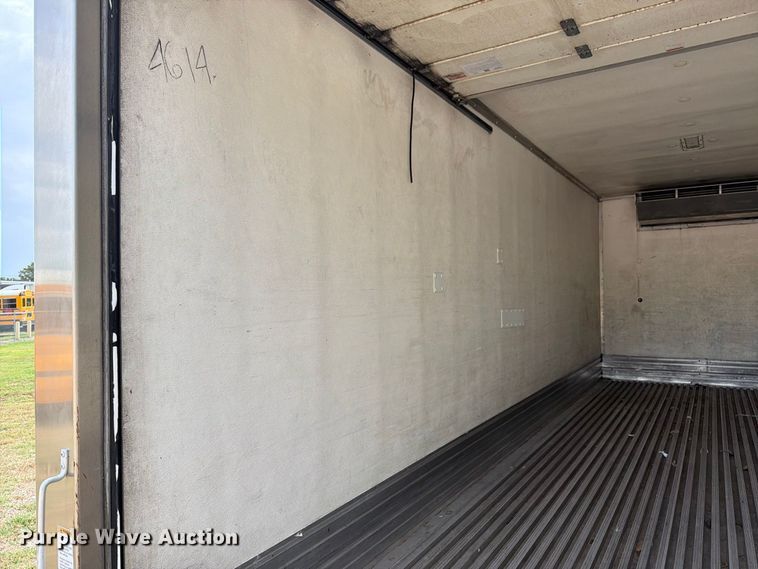 image for item EA7383 2019 International DuraStar 4300 refrigerated truck