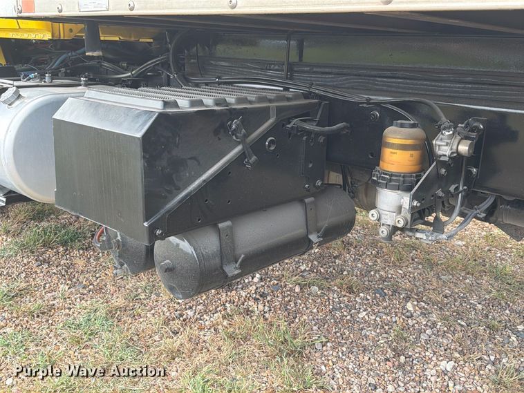 image for item EA7383 2019 International DuraStar 4300 refrigerated truck