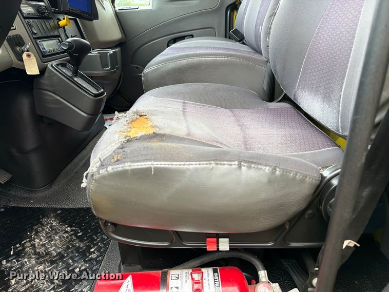 image for item EA7383 2019 International DuraStar 4300 refrigerated truck