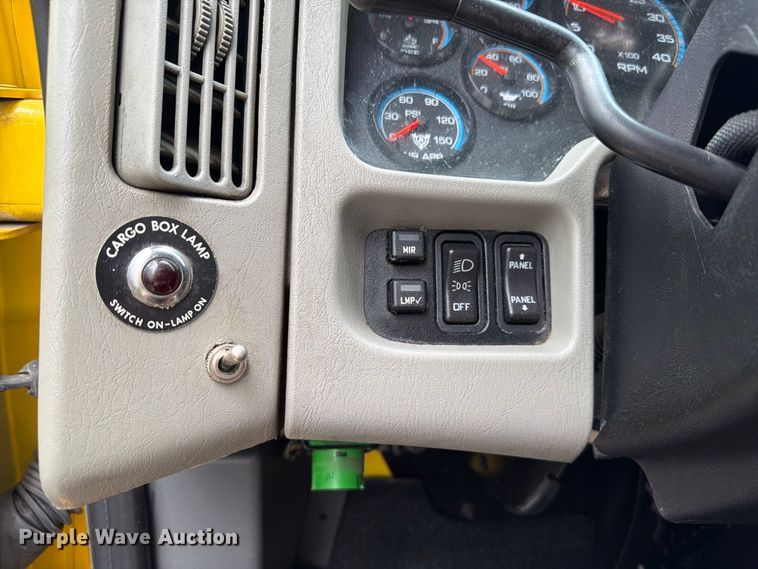 image for item EA7383 2019 International DuraStar 4300 refrigerated truck