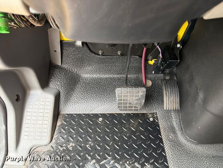 image for item EA7383 2019 International DuraStar 4300 refrigerated truck