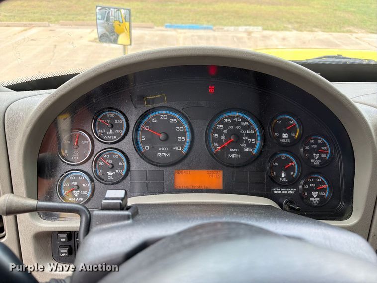 image for item EA7383 2019 International DuraStar 4300 refrigerated truck