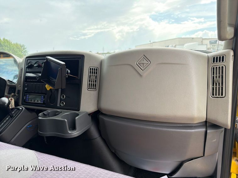 image for item EA7383 2019 International DuraStar 4300 refrigerated truck