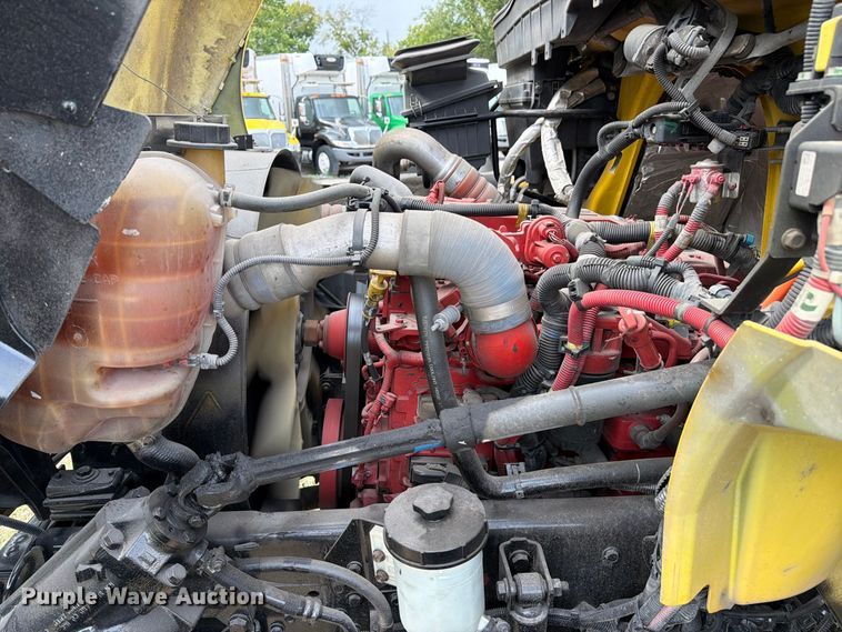 image for item EA7383 2019 International DuraStar 4300 refrigerated truck
