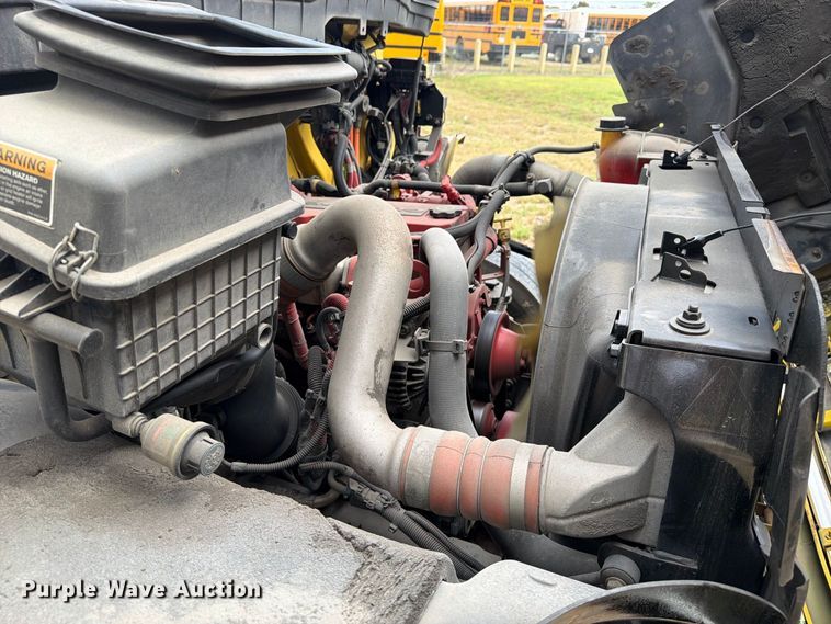 image for item EA7383 2019 International DuraStar 4300 refrigerated truck