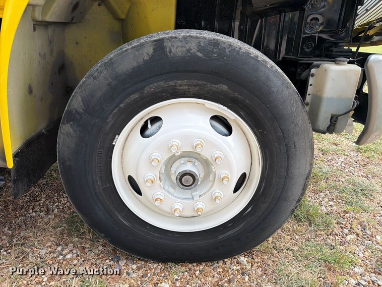 image for item EA7383 2019 International DuraStar 4300 refrigerated truck