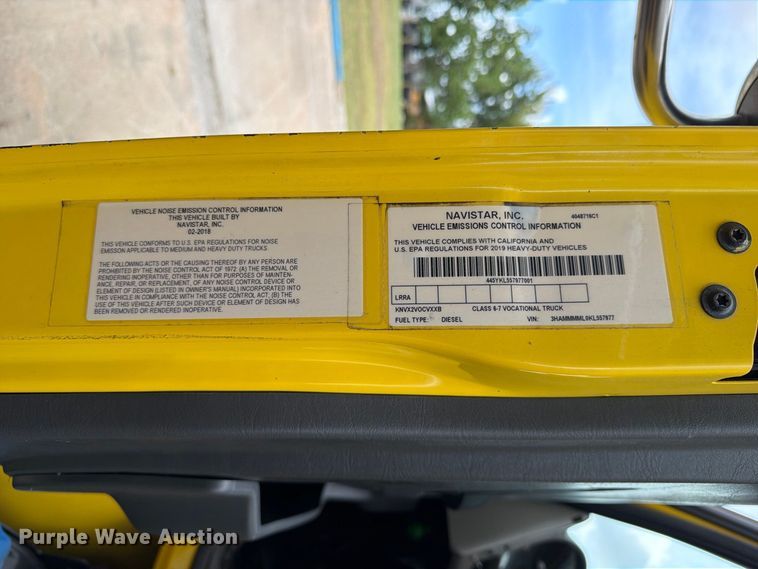 image for item EA7383 2019 International DuraStar 4300 refrigerated truck