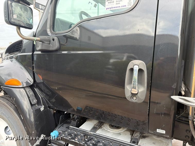 image for item EA7384 2020 International MV607 refrigerated truck