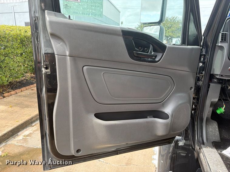 image for item EA7384 2020 International MV607 refrigerated truck