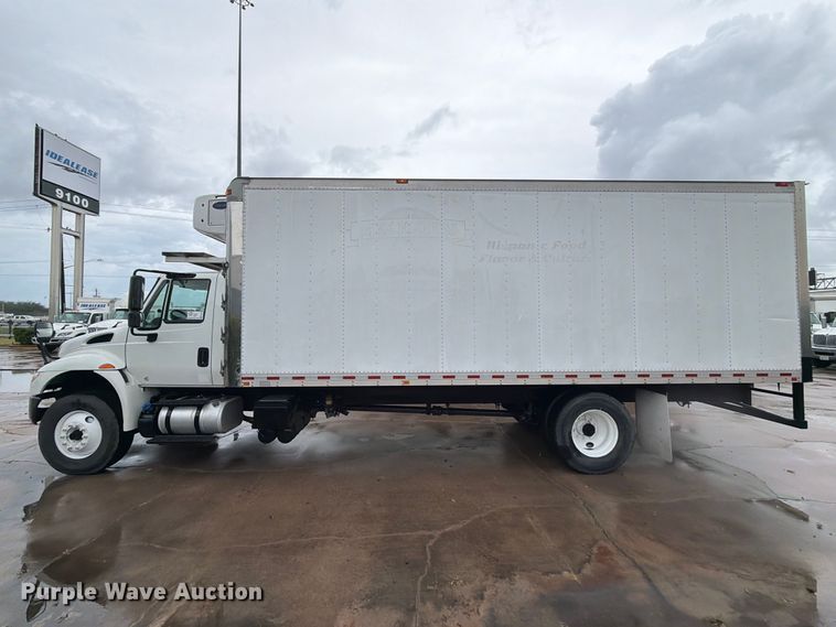 image for item EA7385 2019 International DuraStar 4300 refrigerated truck