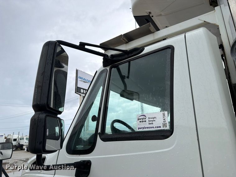 image for item EA7385 2019 International DuraStar 4300 refrigerated truck