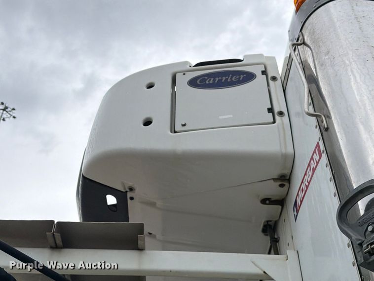 image for item EA7385 2019 International DuraStar 4300 refrigerated truck