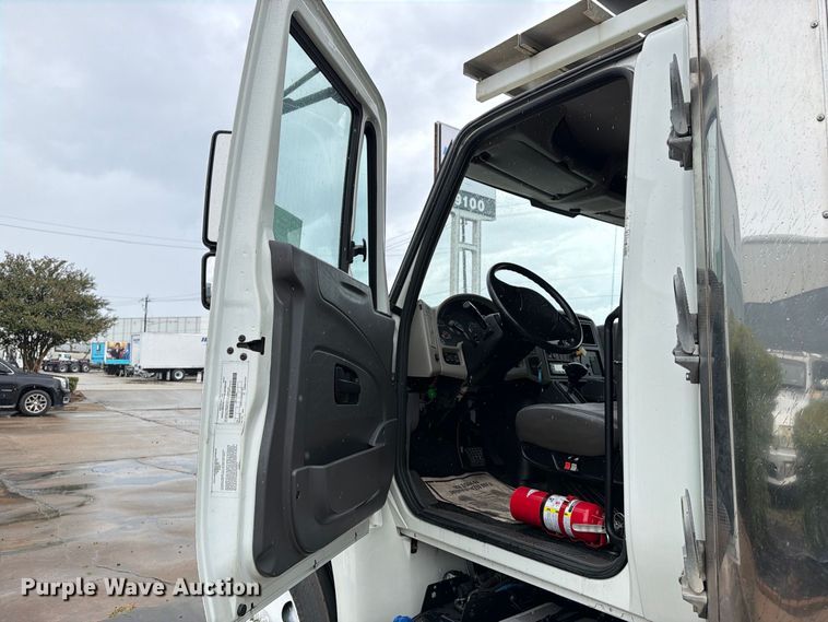 image for item EA7385 2019 International DuraStar 4300 refrigerated truck