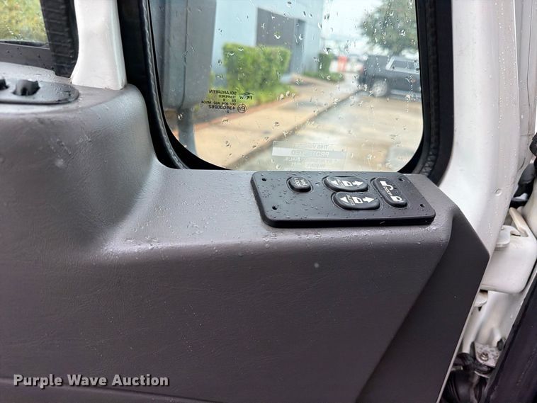 image for item EA7385 2019 International DuraStar 4300 refrigerated truck