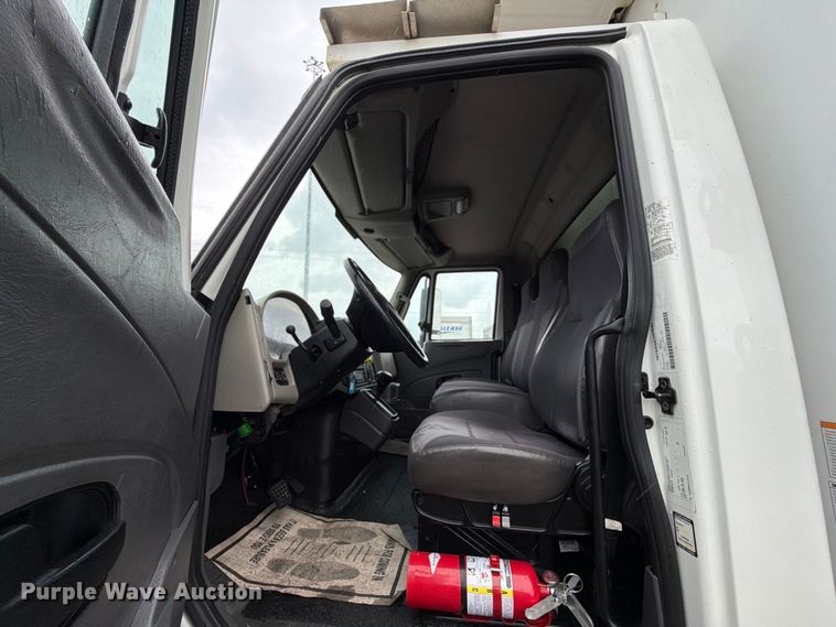 image for item EA7385 2019 International DuraStar 4300 refrigerated truck