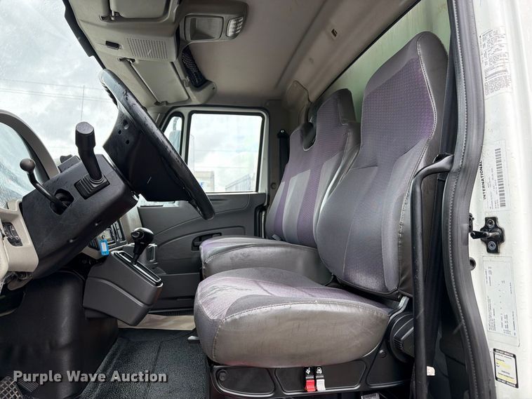 image for item EA7385 2019 International DuraStar 4300 refrigerated truck