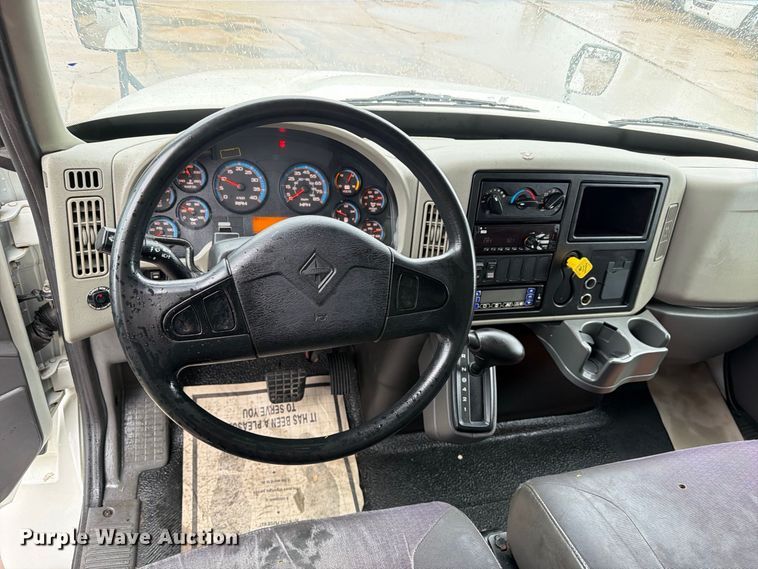 image for item EA7385 2019 International DuraStar 4300 refrigerated truck