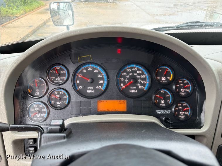 image for item EA7385 2019 International DuraStar 4300 refrigerated truck