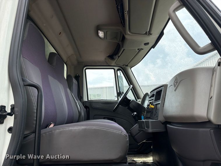 image for item EA7385 2019 International DuraStar 4300 refrigerated truck