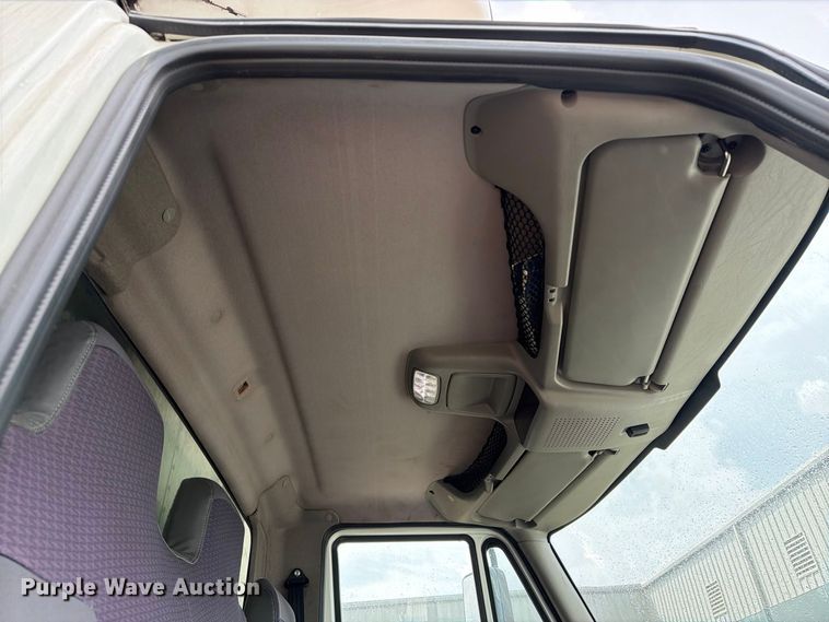 image for item EA7385 2019 International DuraStar 4300 refrigerated truck