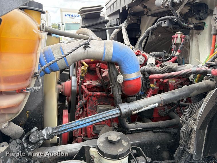 image for item EA7385 2019 International DuraStar 4300 refrigerated truck