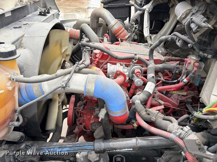 image for item EA7385 2019 International DuraStar 4300 refrigerated truck