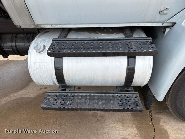 image for item EA7386 2020 International MV607 refrigerated truck
