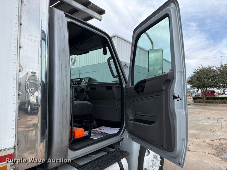 image for item EA7386 2020 International MV607 refrigerated truck