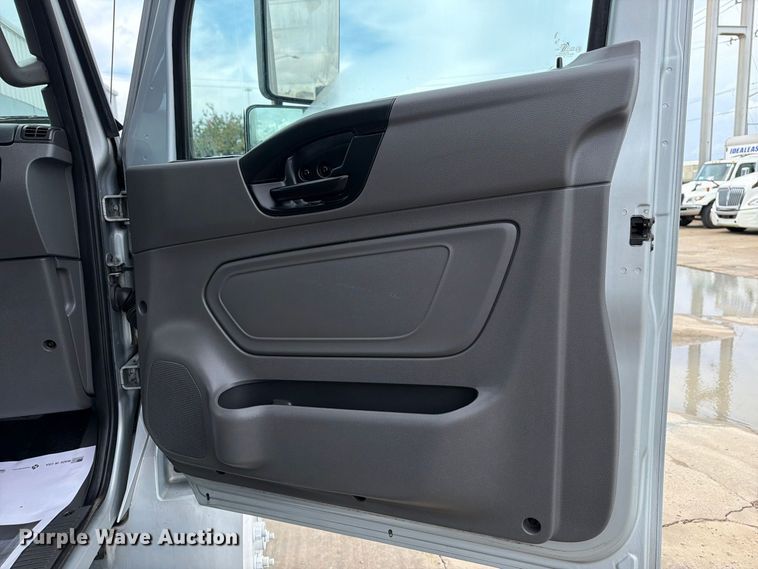 image for item EA7386 2020 International MV607 refrigerated truck