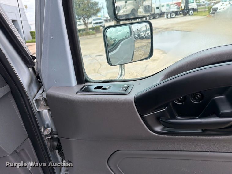 image for item EA7386 2020 International MV607 refrigerated truck