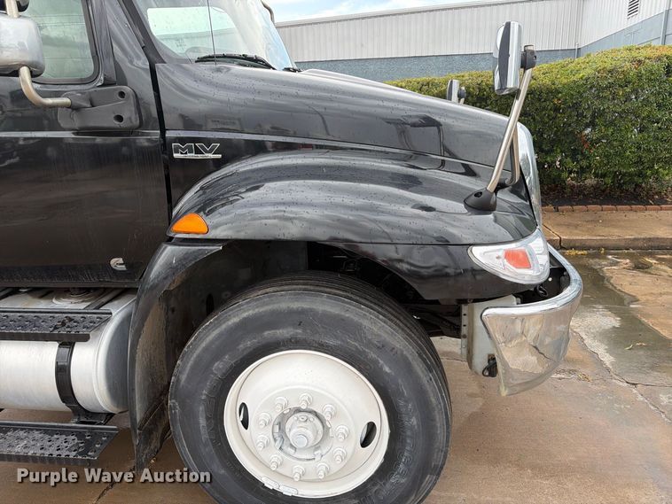 image for item EA7387 2020 International MV607 refrigerated truck