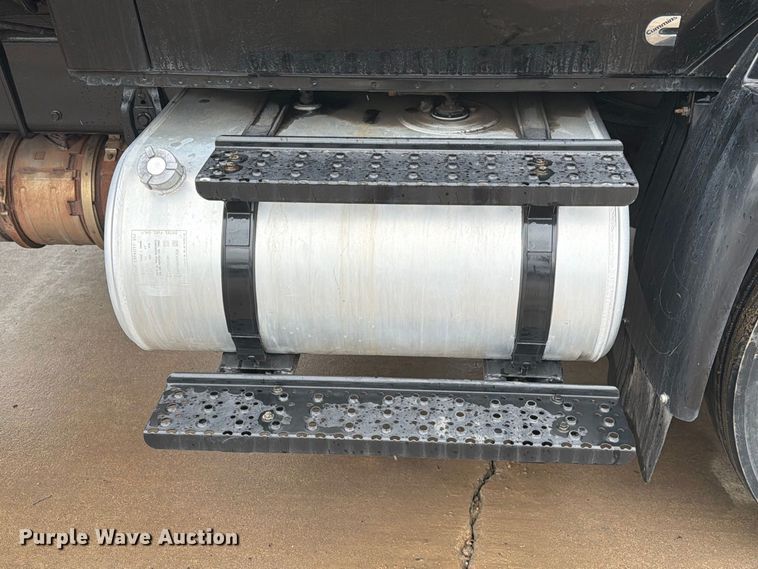 image for item EA7387 2020 International MV607 refrigerated truck