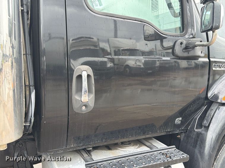 image for item EA7387 2020 International MV607 refrigerated truck