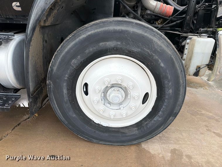 image for item EA7387 2020 International MV607 refrigerated truck