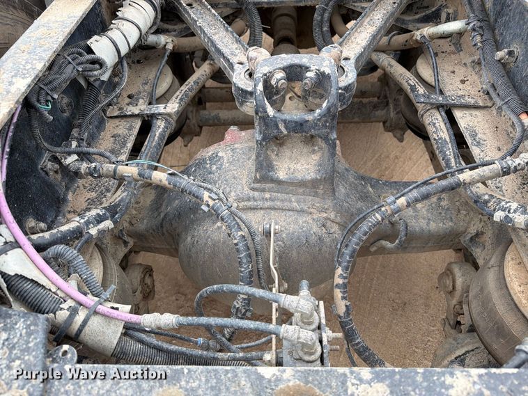 image for item ED0068 2007 Kenworth T800 semi truck