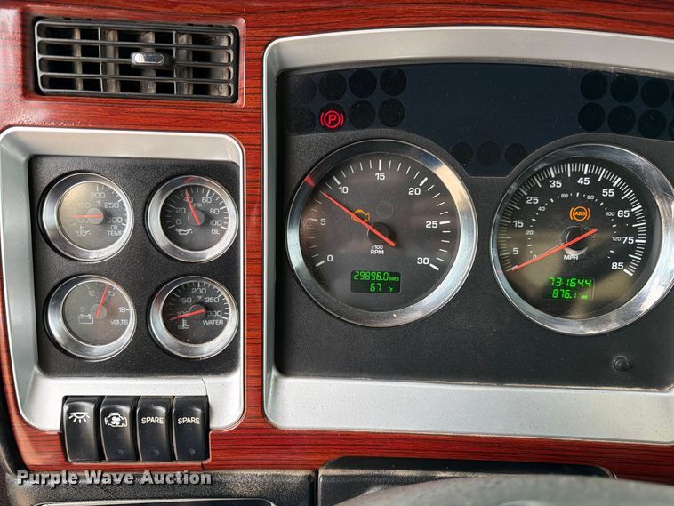 image for item ED0068 2007 Kenworth T800 semi truck