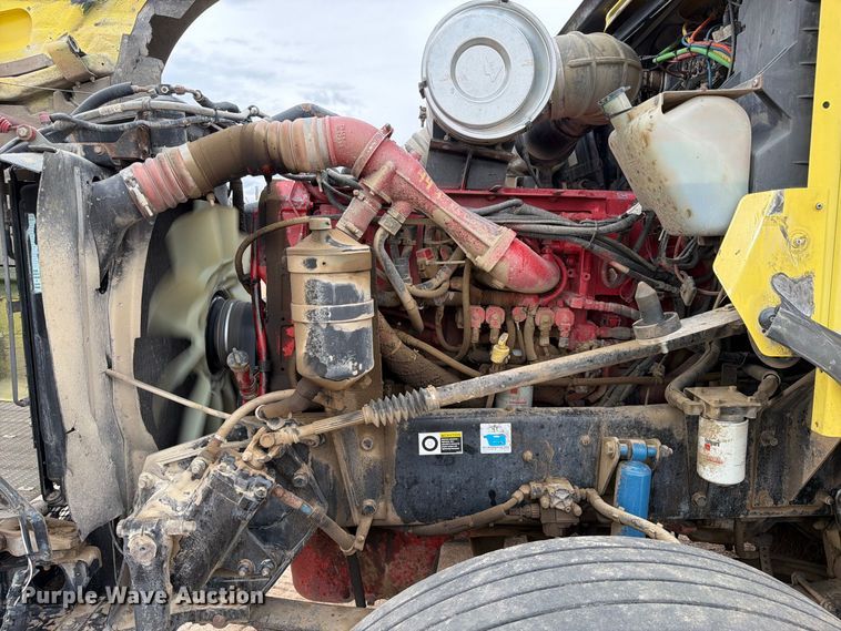 image for item ED0068 2007 Kenworth T800 semi truck