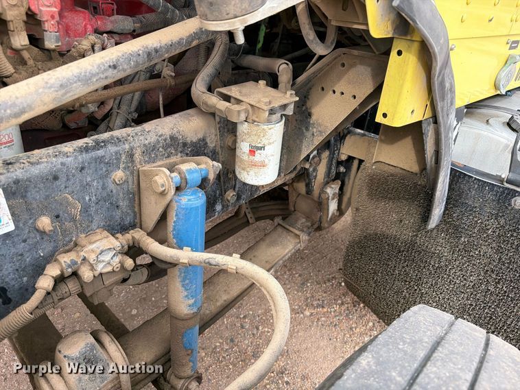 image for item ED0068 2007 Kenworth T800 semi truck