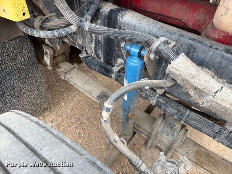 image for item ED0068 2007 Kenworth T800 semi truck