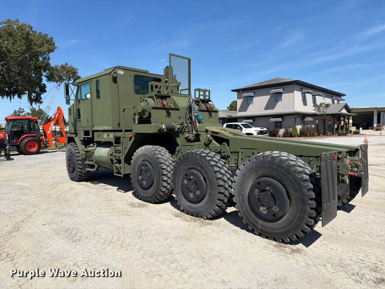 image for item EF1400 1997 Oshkosh M1070 semi truck