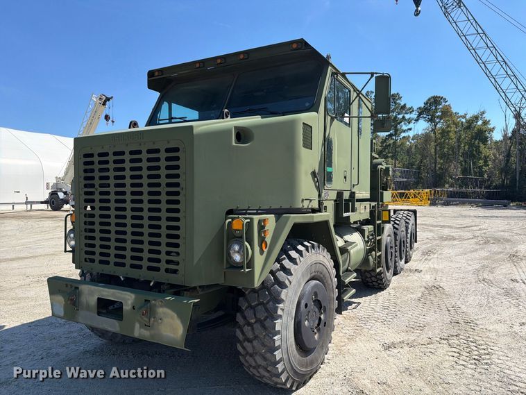 image for item EF1400 1997 Oshkosh M1070 semi truck